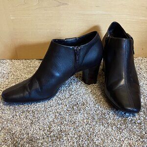 NEW! Anne Klein iflex Women's Dark Brown Boots: Size 6M
